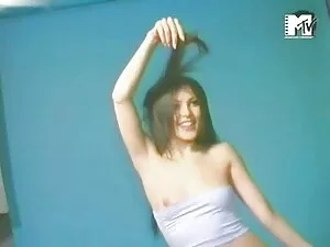 Lauren Phillips-già, ...