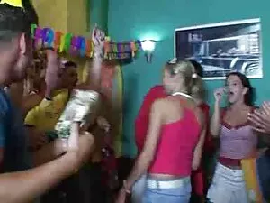 Ông giật khỏi câu lạ ...